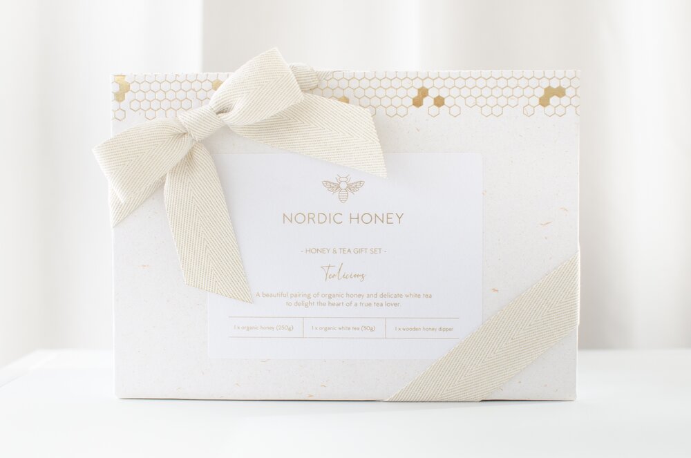Nordic Honey_Corporate Gifting_Gift box with ribbon.jpg