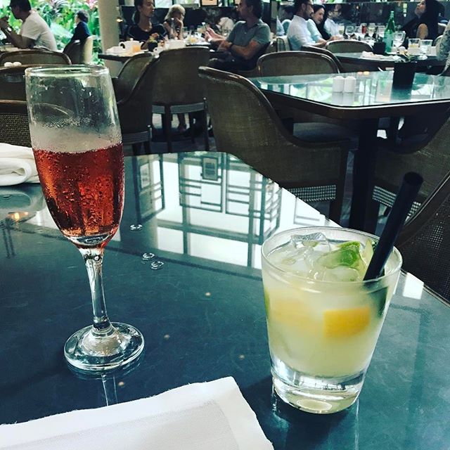 The most polite way for your waiter to suggest you've had too much 2008 vintage motet rose... by bringing you a cocktail you've not asked for :-) 🥂🍸#ilovesingapore #ohwell
