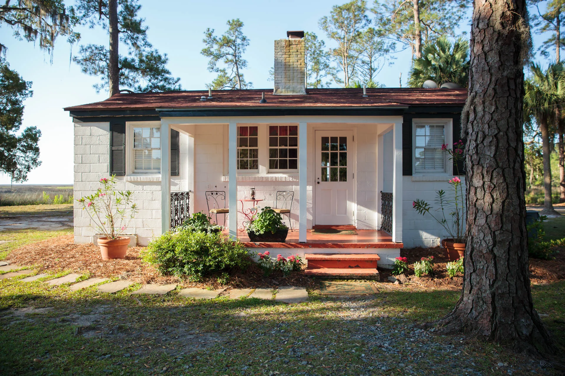 Discover simple country life