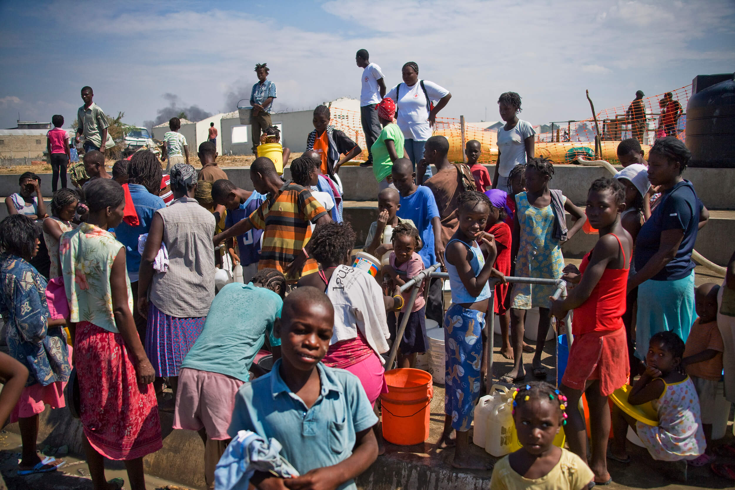  Water and logistics are among the most important to assist the victims of Haiti. 