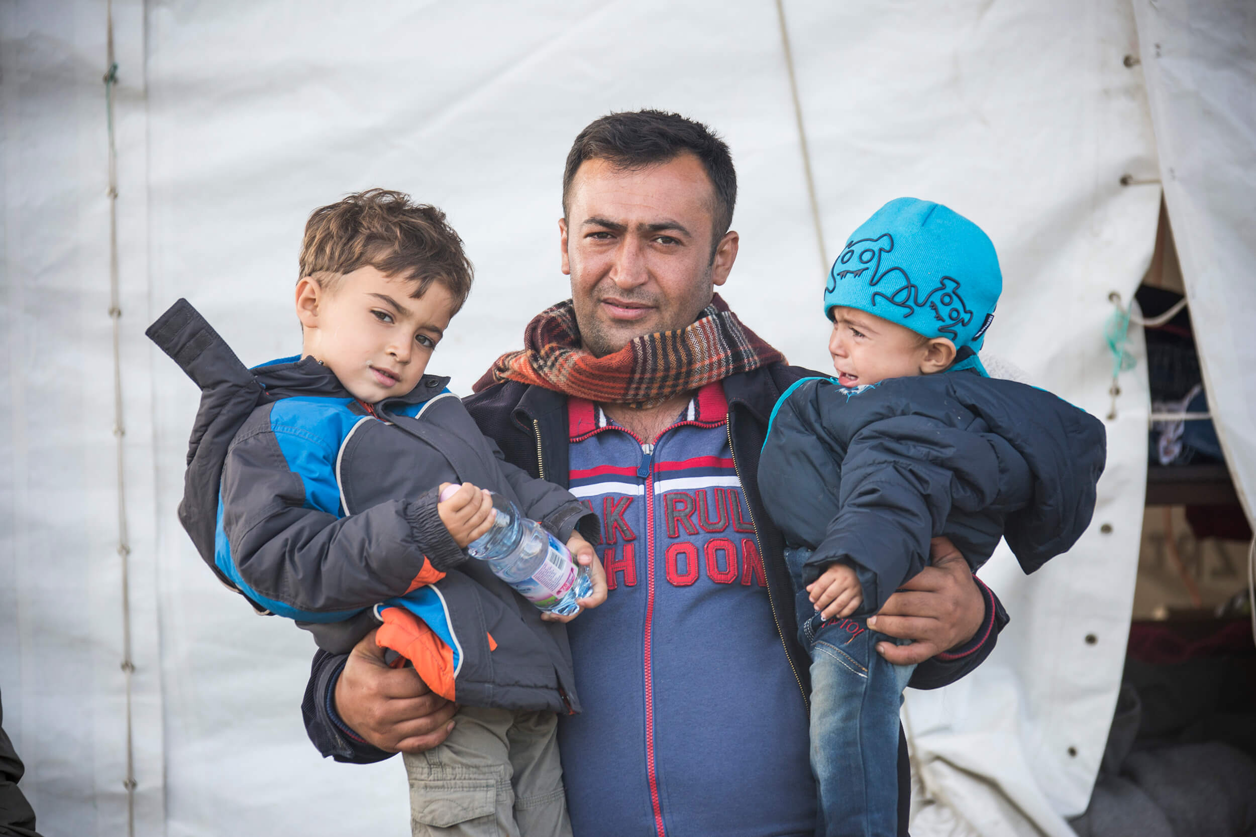  Hungaria,&nbsp;October 2015. Hegyeshalom. Zuhir Mahmoud, 33 years from Syria, two sons,&nbsp; 1.5 year and 5 years. Three kilometers walk to the border with Austria, to Nickelsdorf 