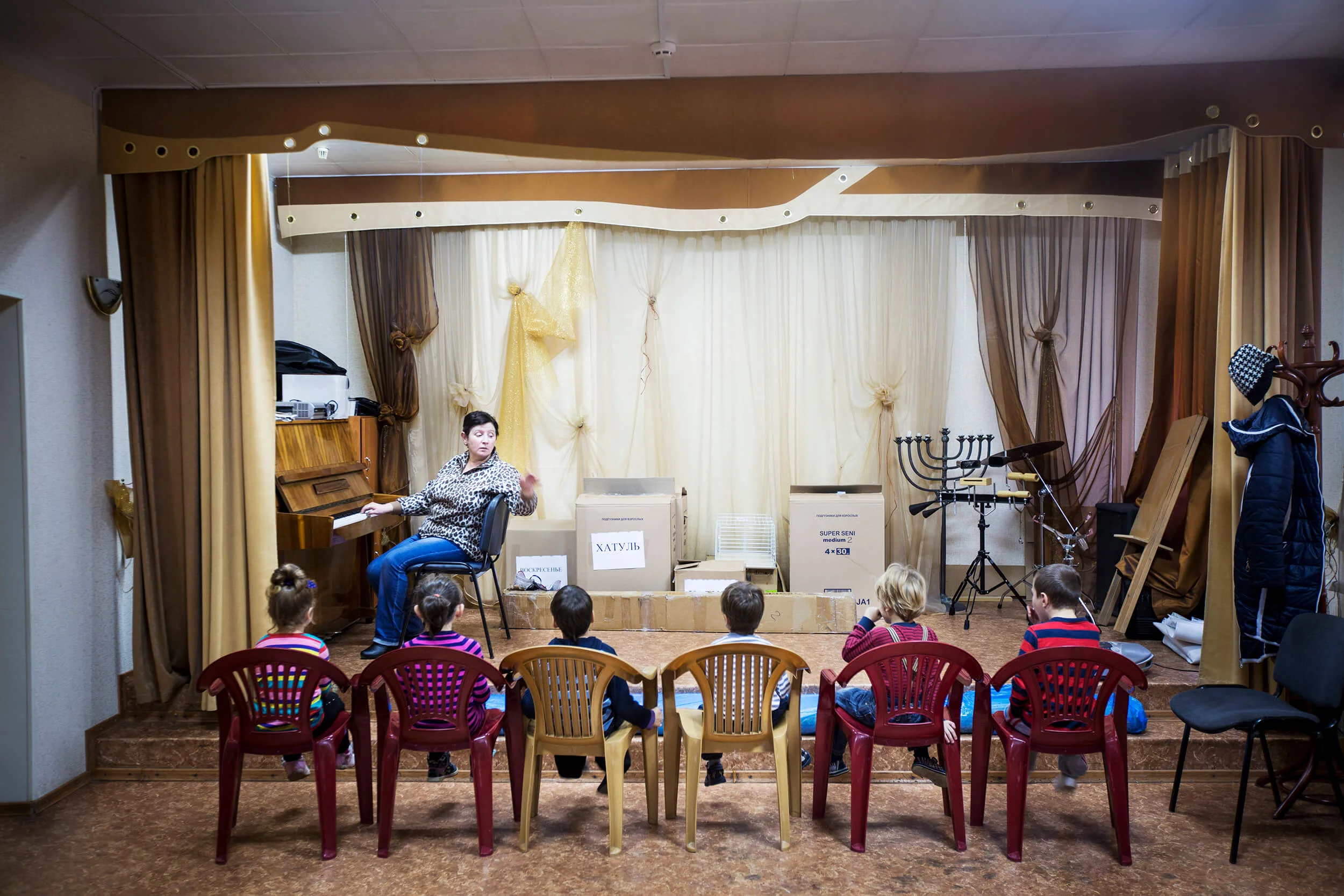 Raisa is a song teacher at the Jewish kindergarten in Simferopol.