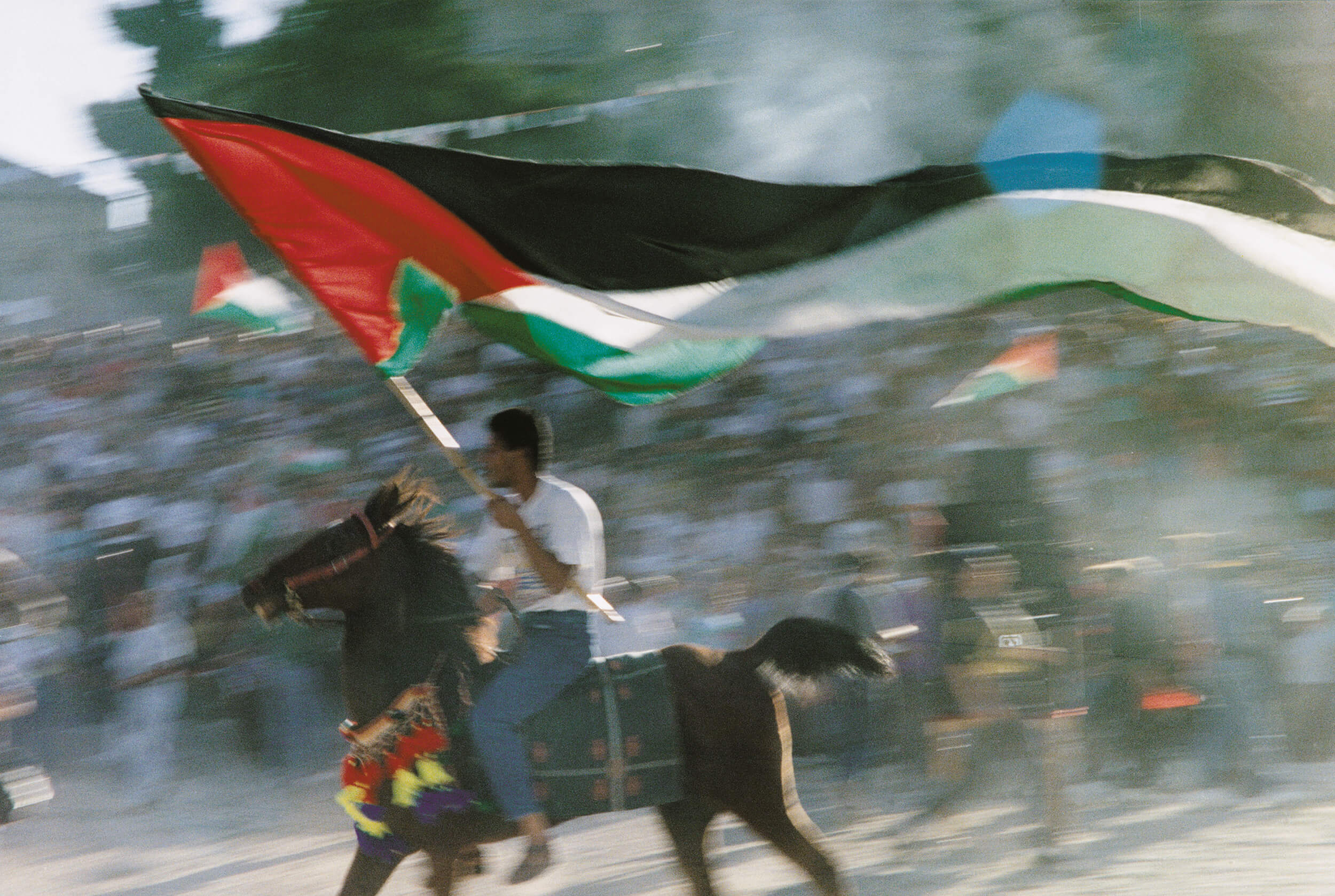  Jerusalem. Palestinians celebrate the Oslo agreement on September 13, 1993. 