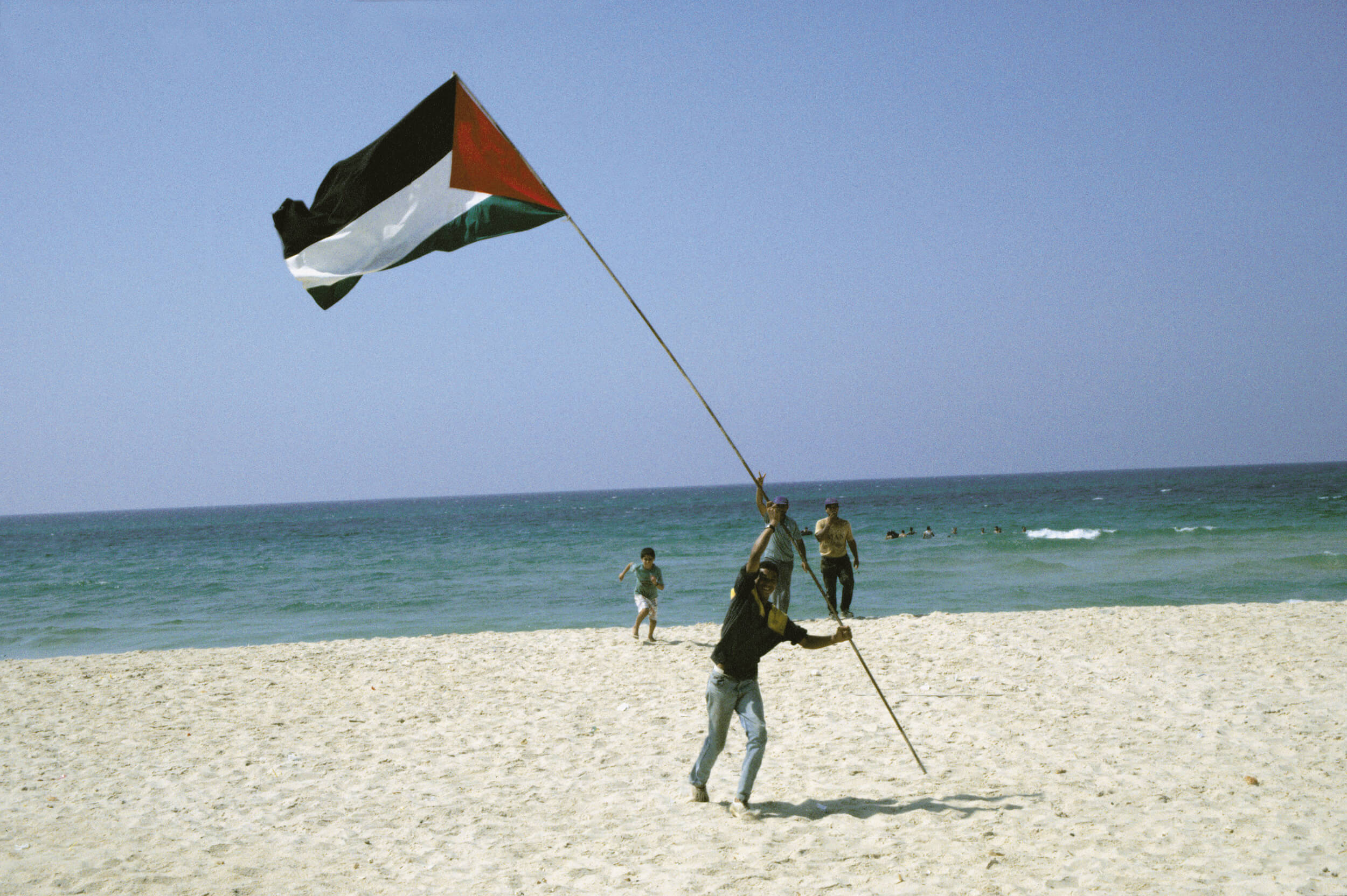  Gaza. Palestinians celebrate the Oslo agreement on September 13, 1993. 
