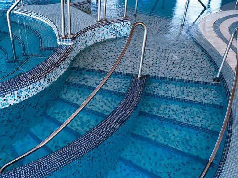Pool.jpg