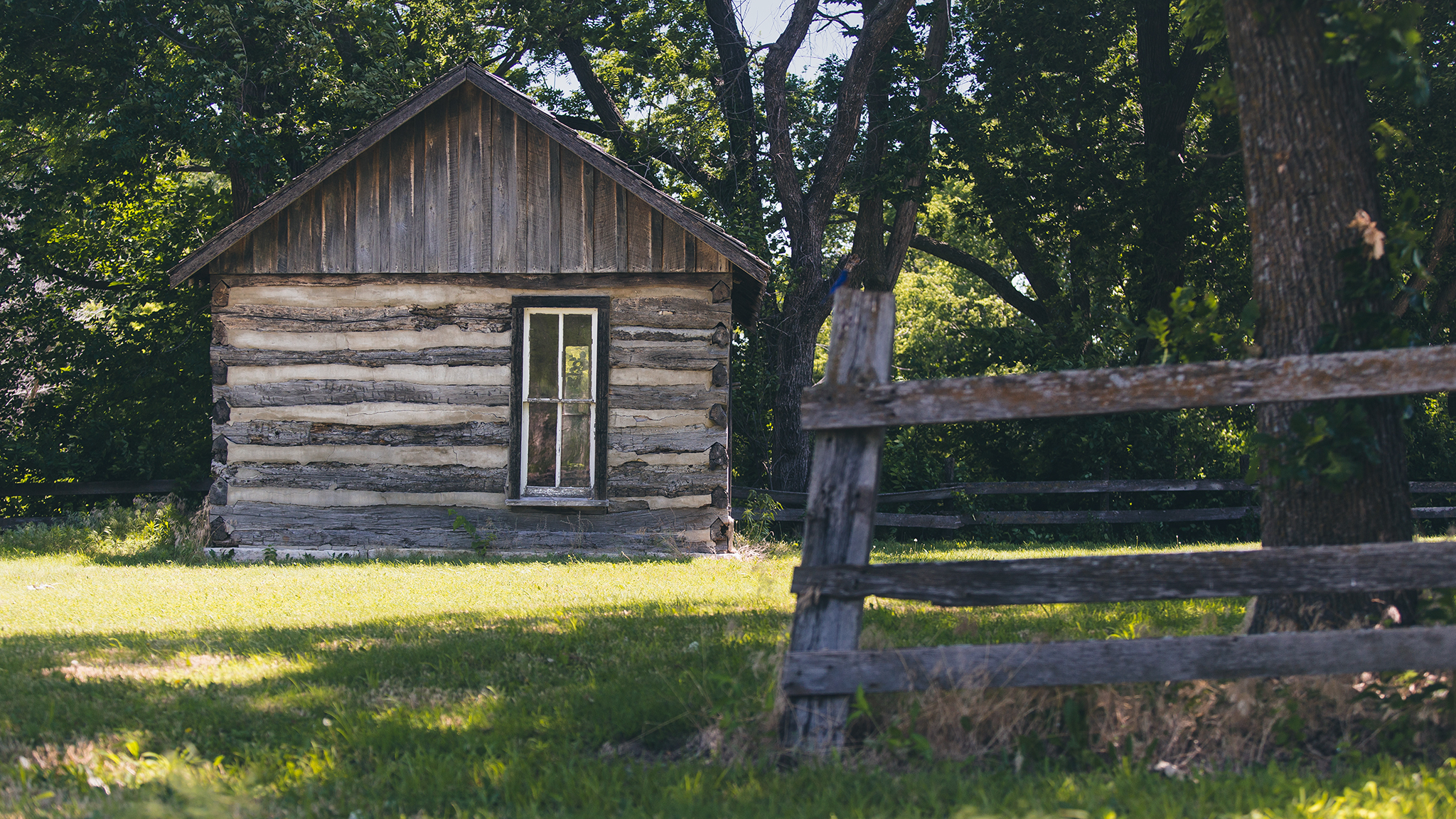 Old Kansas cabin at Pioneer Bluffs