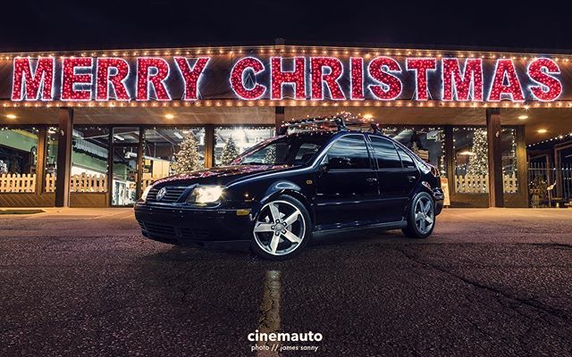 Merry Christmas &amp; Happy Holidays! // 📷 @jamessanny // #cinemauto