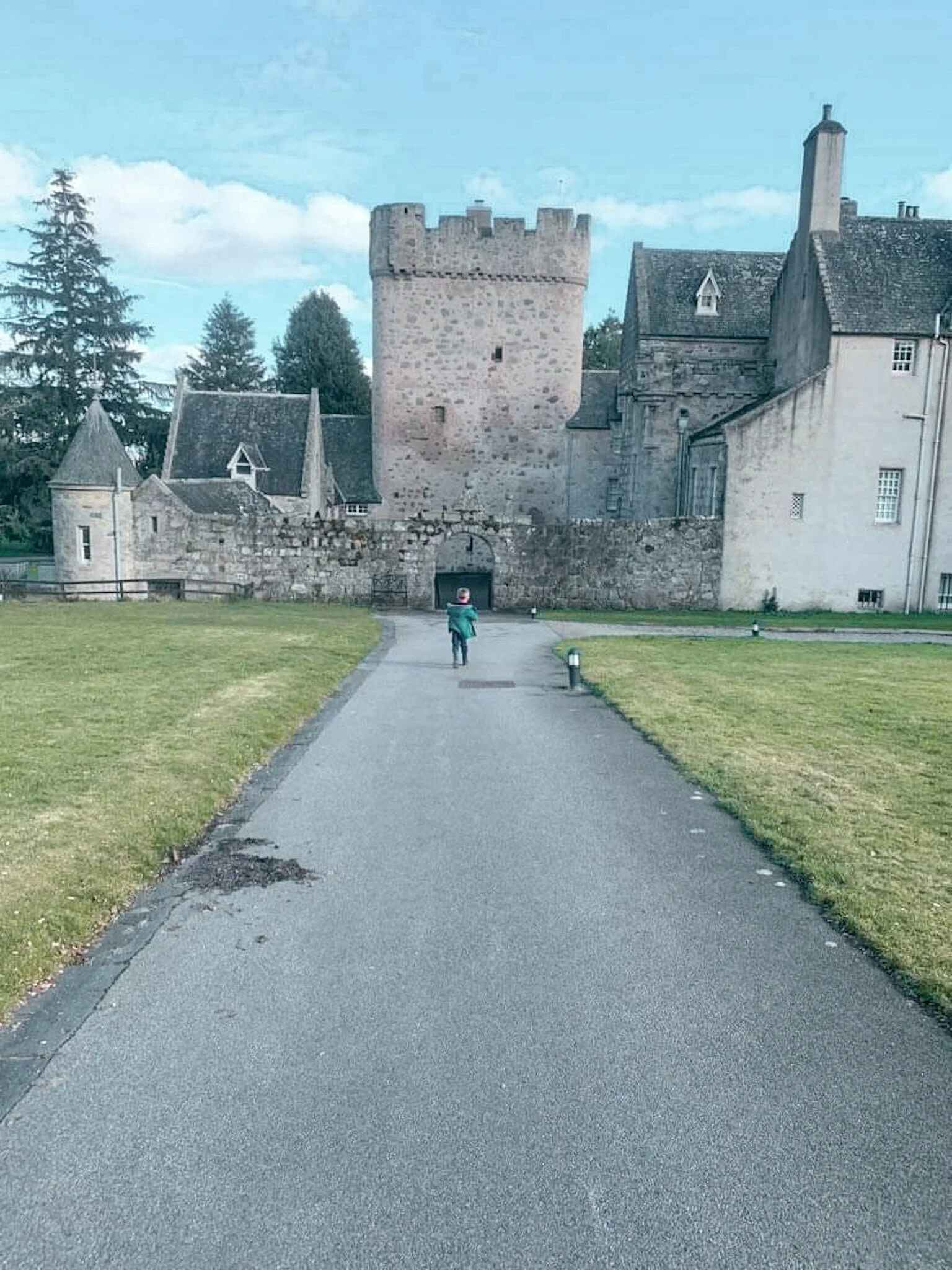 drum-castle.JPG