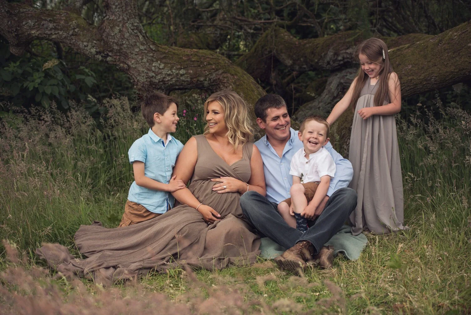 Family maternity photoshoot at Kingshill Studios in Aberdeen