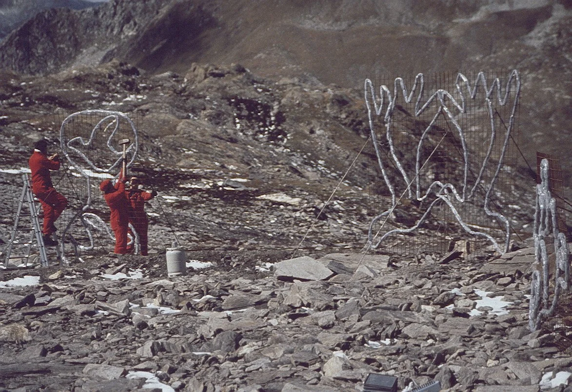 POSMEDA AUFBAU FEUERVÖGEL.jpg