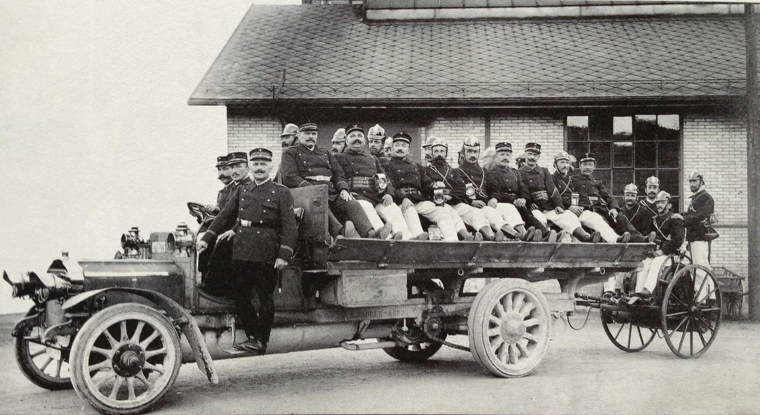 22 Sulzer Betriebsfeuerwehr 1910 .jpg