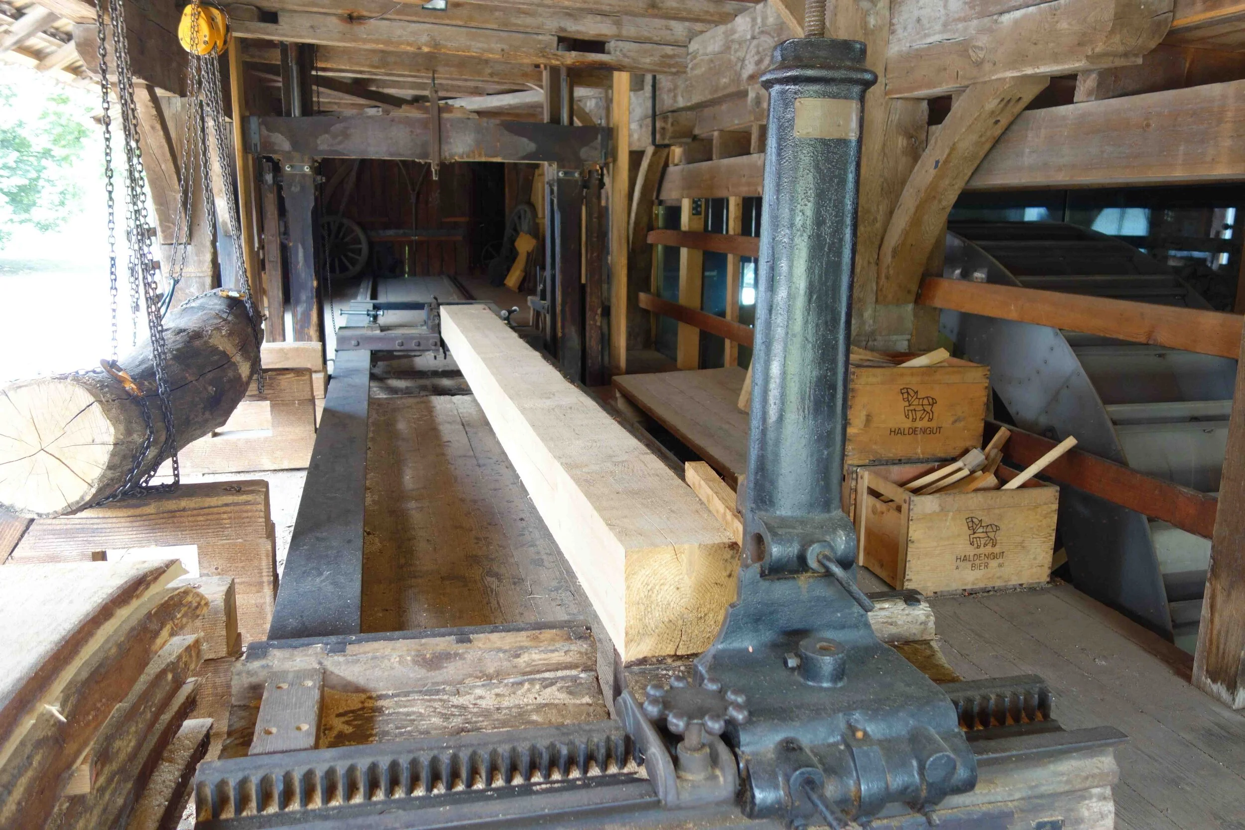 F.01.05.3 Reismühle Innen.jpg
