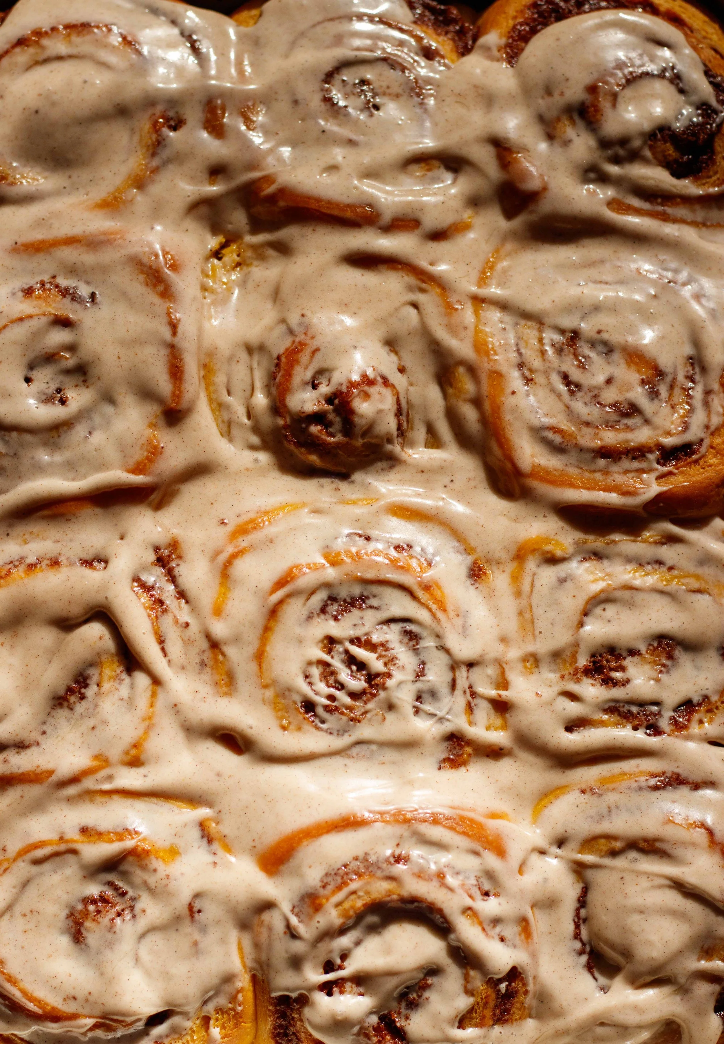 Overnight Pumpkin Cinnamon Rolls 