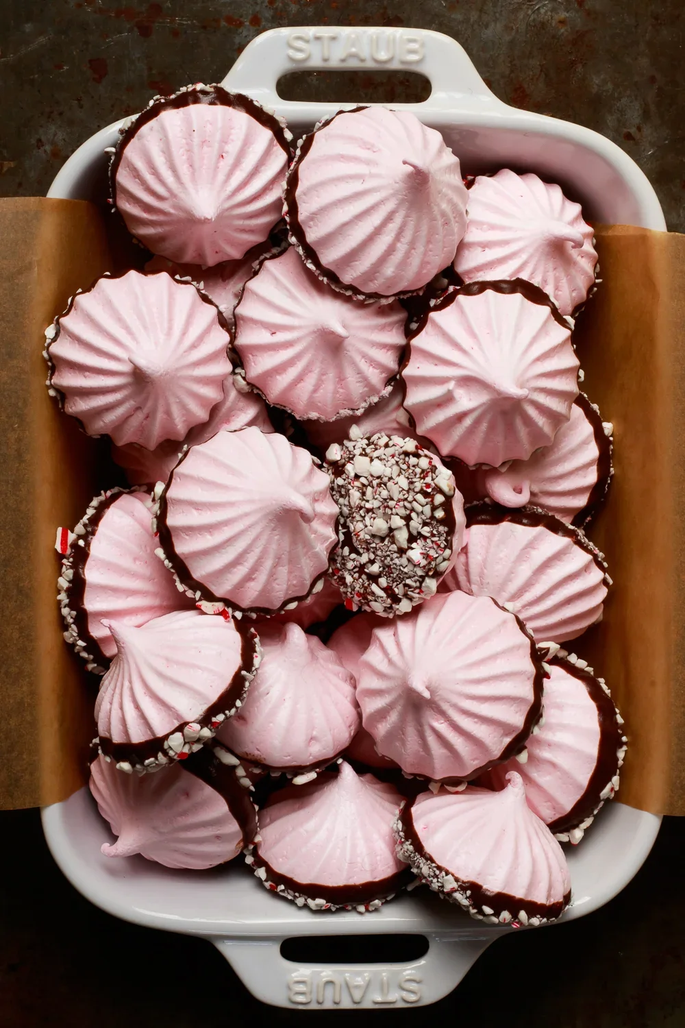 Peppermint Meringue Kisses 