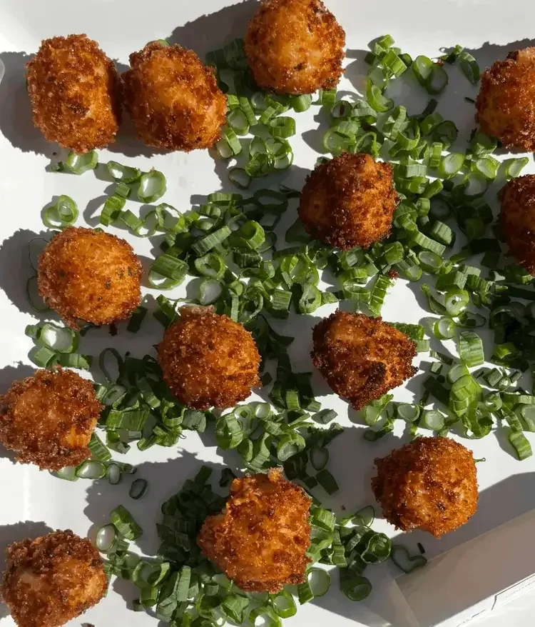 fried crab cakes for vermont wedding
