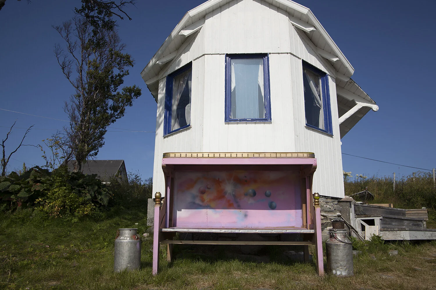 Artwork by Ho Berit Margrethe Paulsen Wind. Decoration: JameOne and Pia De Mailly