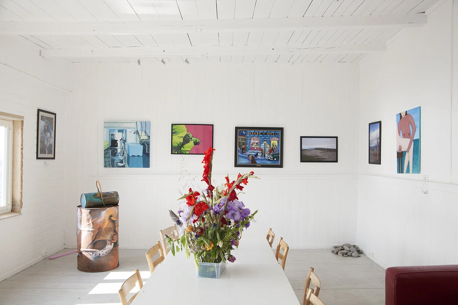 Å søke ly/To seek shelter. Exhibition with all the artists together with local artists at Galleri Carlsø.
