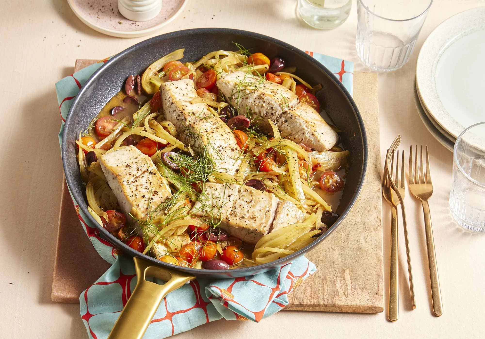 7009173_Mahi Mahi with Spicy Fennel Tomato Sauce_0624.jpg