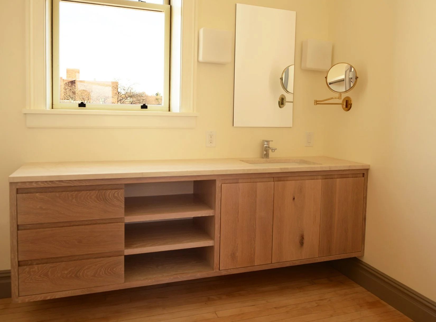 6-WEB_MasterBath-vanity.jpg