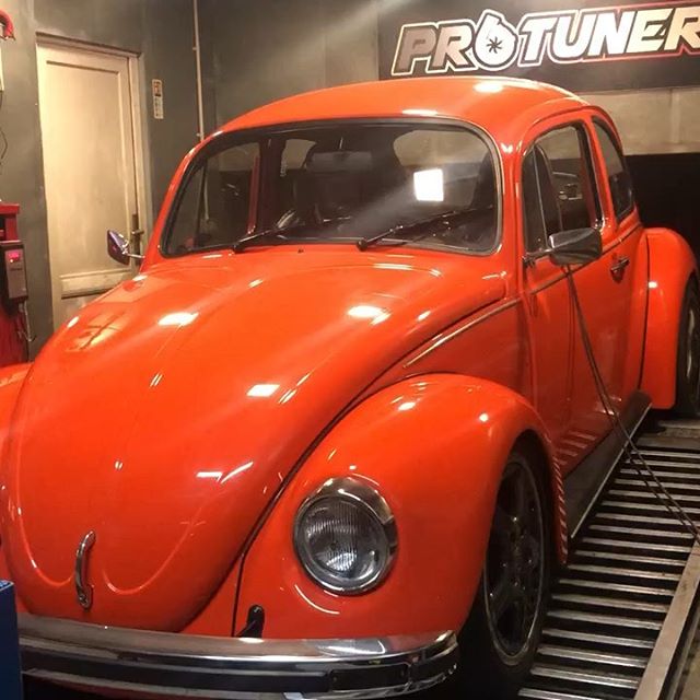 Ten years it&rsquo;s taken me to get this little bug to where I want it! Swipe right for the dyno graph...not bad for a mouse motor #CCR #ccruk #vw #vwbeetle #beetle #kafer #turbo #boost #type4 #boatanchor #moneypit #tomatored #porsche915 #germanlook
