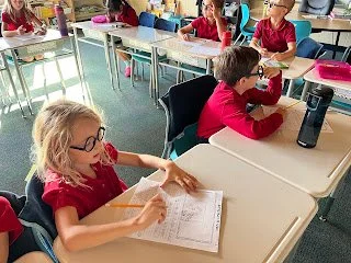 Last week for the first time, second graders donned the Magical Spectacles in order to more easily zoom in on any errors or sentences in need of improvement in the narrative stories they have been working on.  Functional and Fashionable! 👓