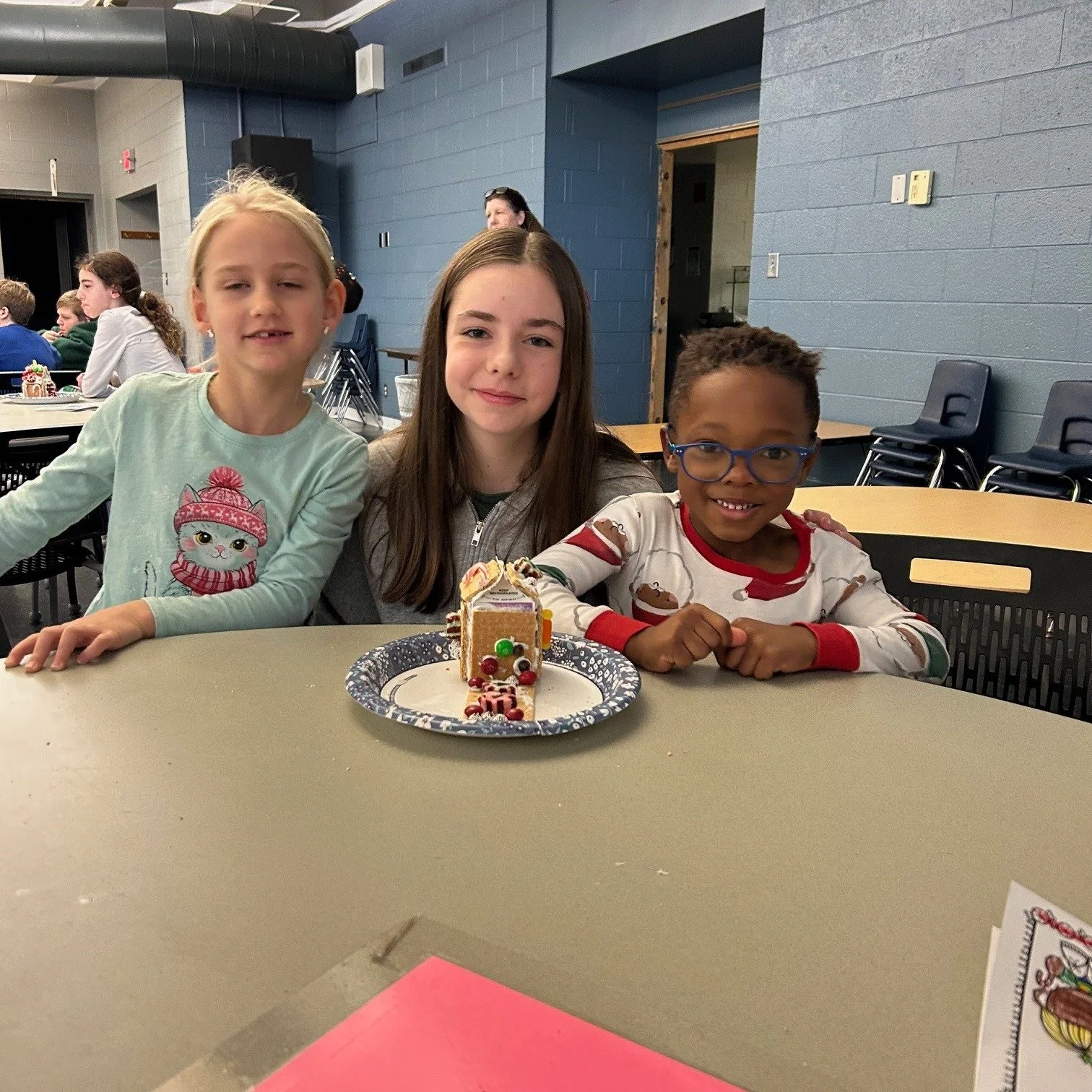 THROWBACK THURSDAY!
Looking back to the week before Christmas break when our 5K and seventh grade guardian angels got together to decorate gingerbread houses. 🏠