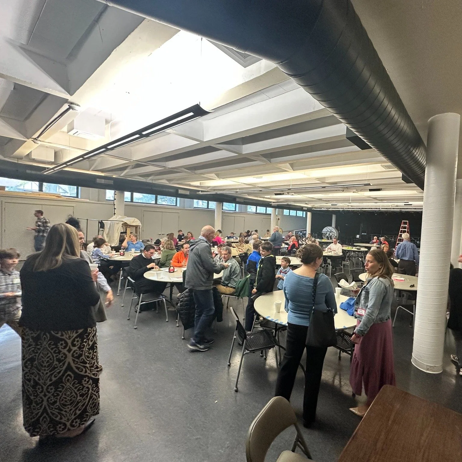 Mackin Hall was packed yesterday as the Boy Scouts served a pancake breakfast to raise money for their upcoming camping trips. Thank you to all who bought pancakes to support our scouts! 🥞
