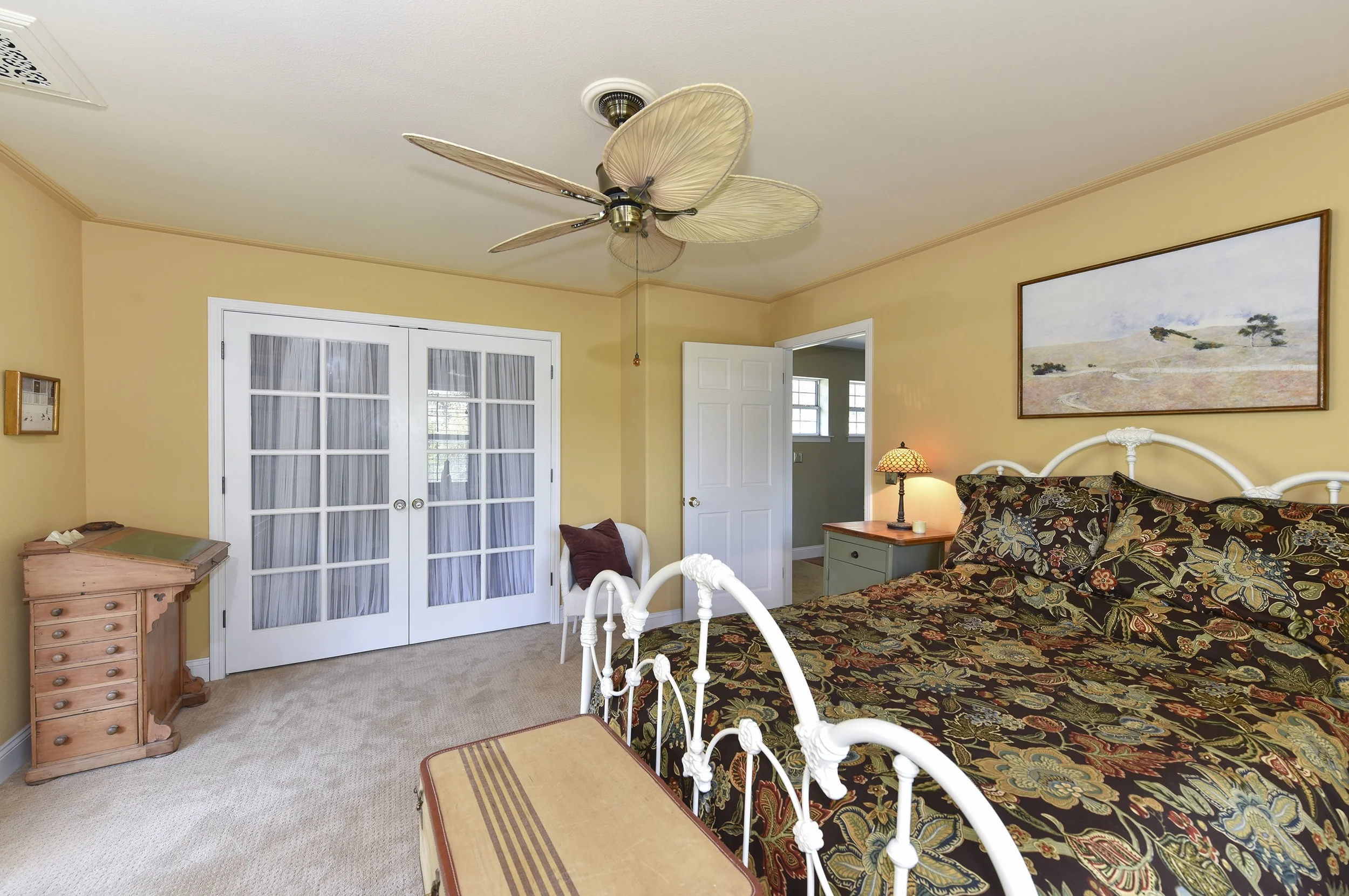Main bedroom 2 .jpg