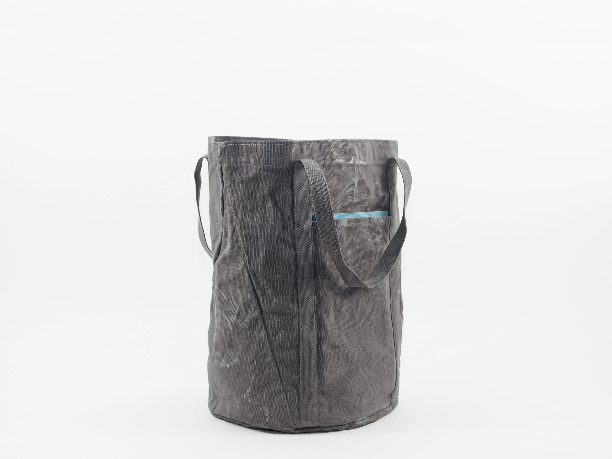 Blk_Pine_Angle_BucketTote_Charcoal_angled side.jpg