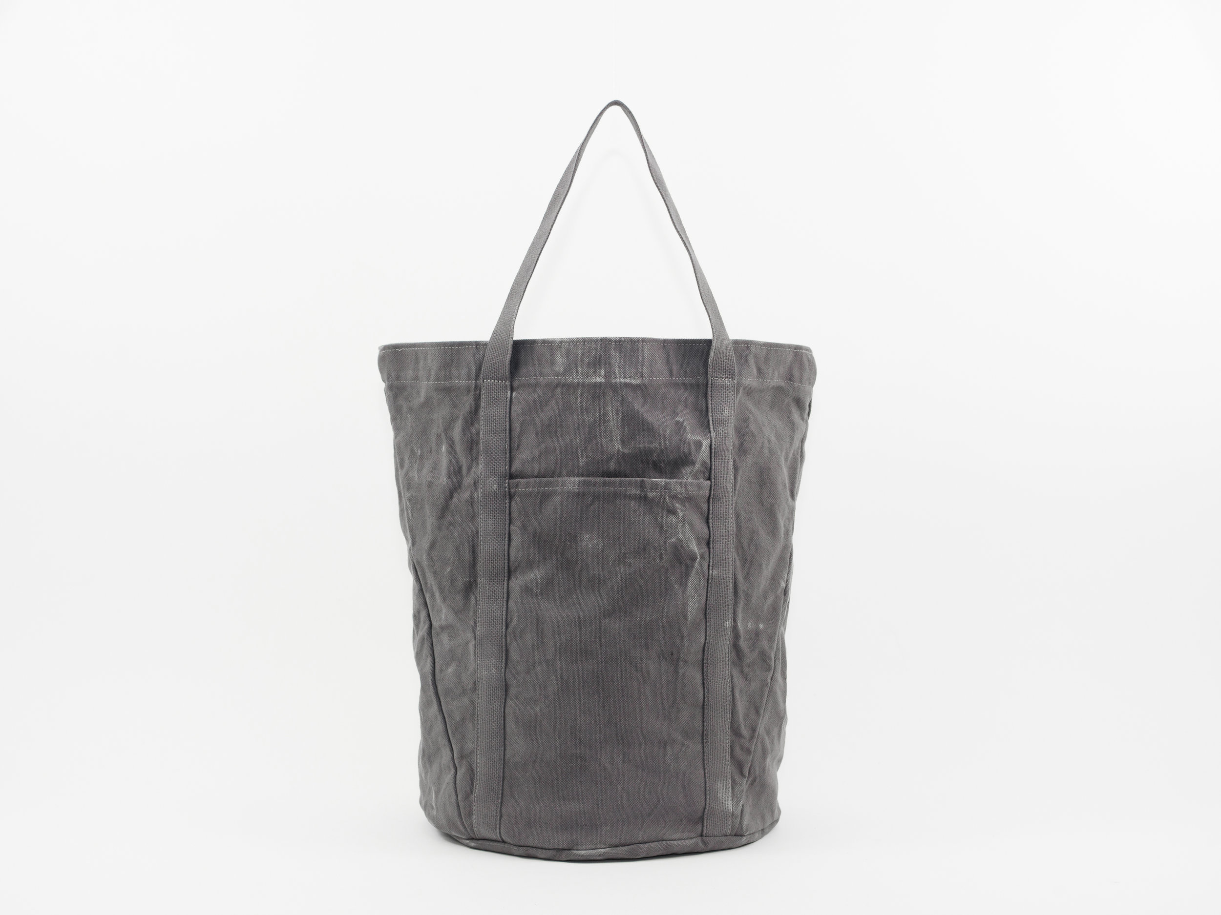 Blk_Pine_Angle_BucketTote_Charcoal_front.jpg