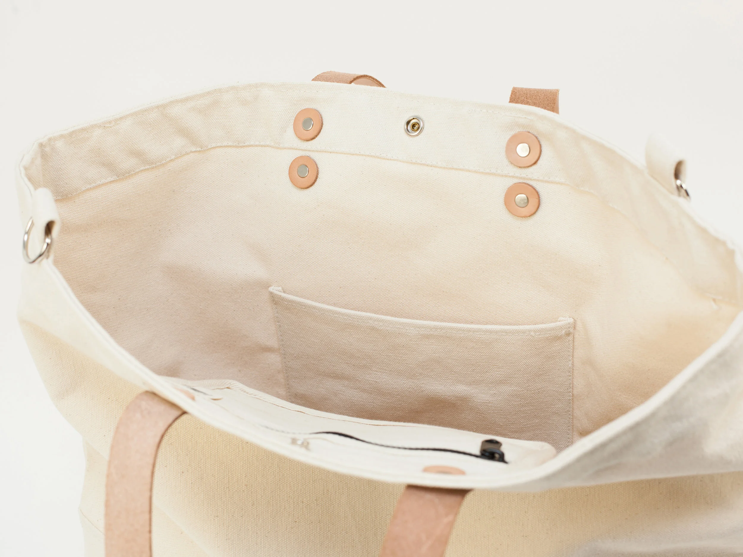 Blk_Pine_Classic_Leather_Canvas_LargeTote_Natural_detail2.jpg