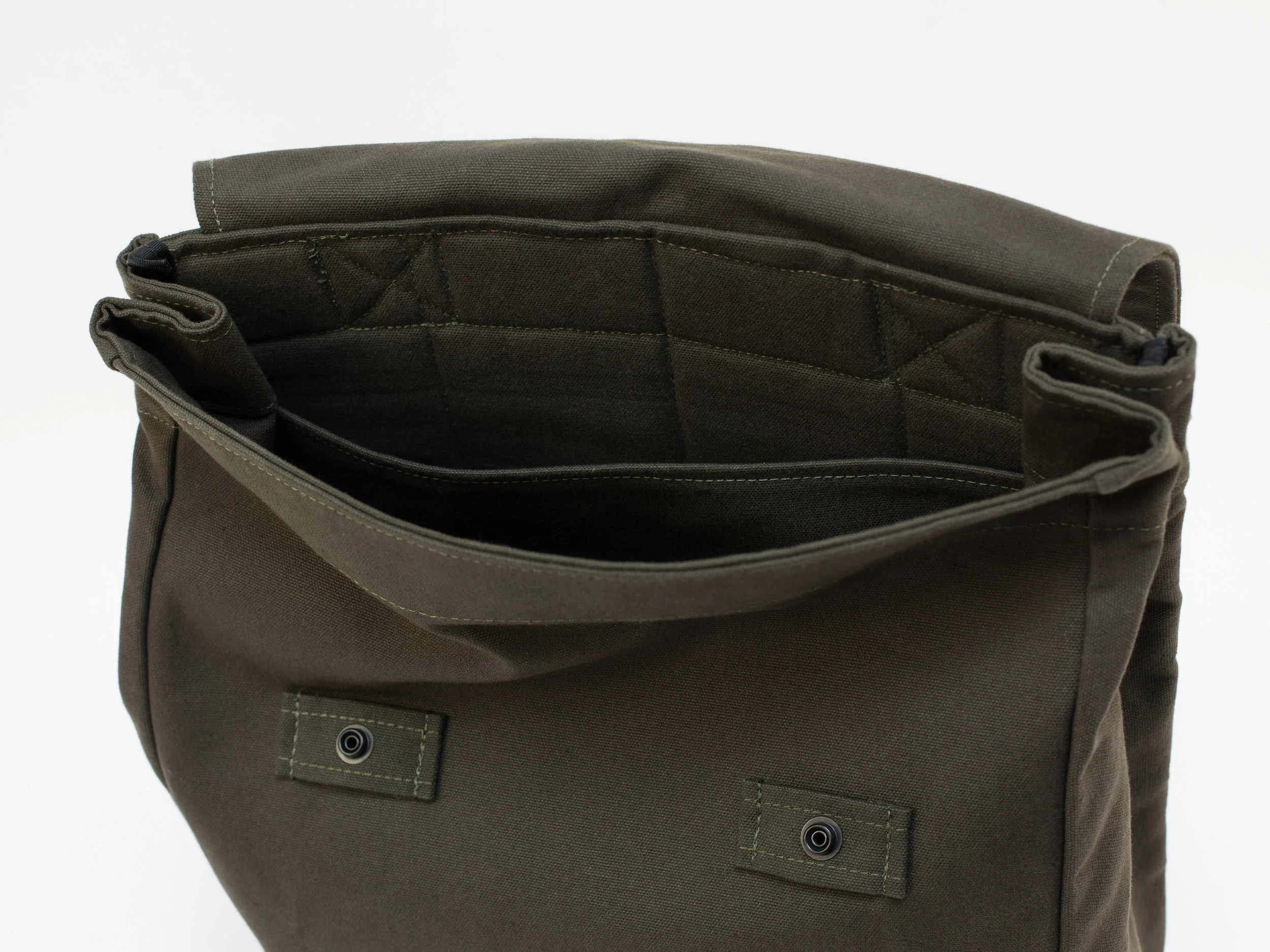 Blk_Pine_Classic_Leather_Canvas_CanoePack_Olive_detail3.jpg