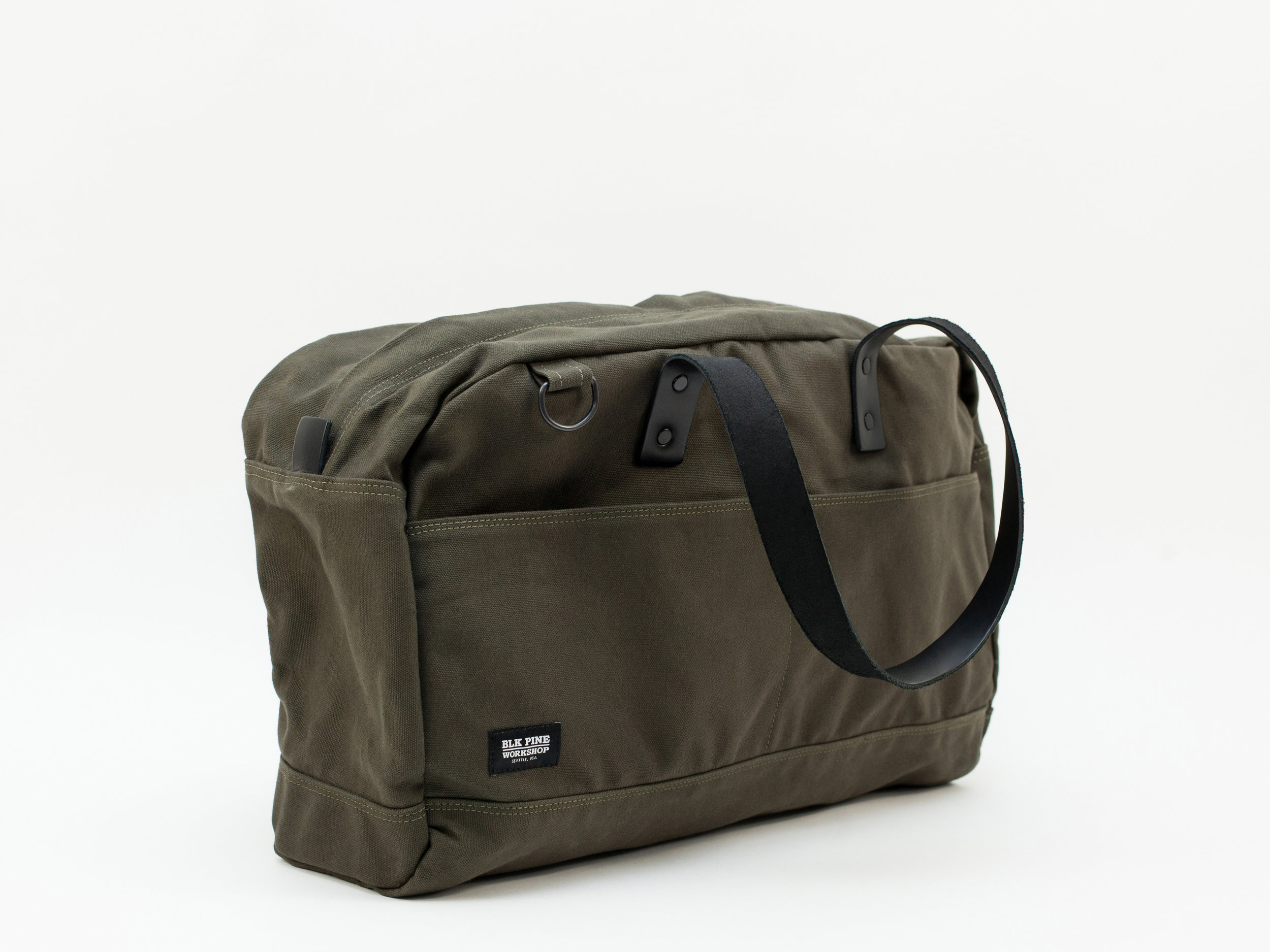 Blk_Pine_Classic_Leather_Canvas_Weekender_Olive_angledside.jpg