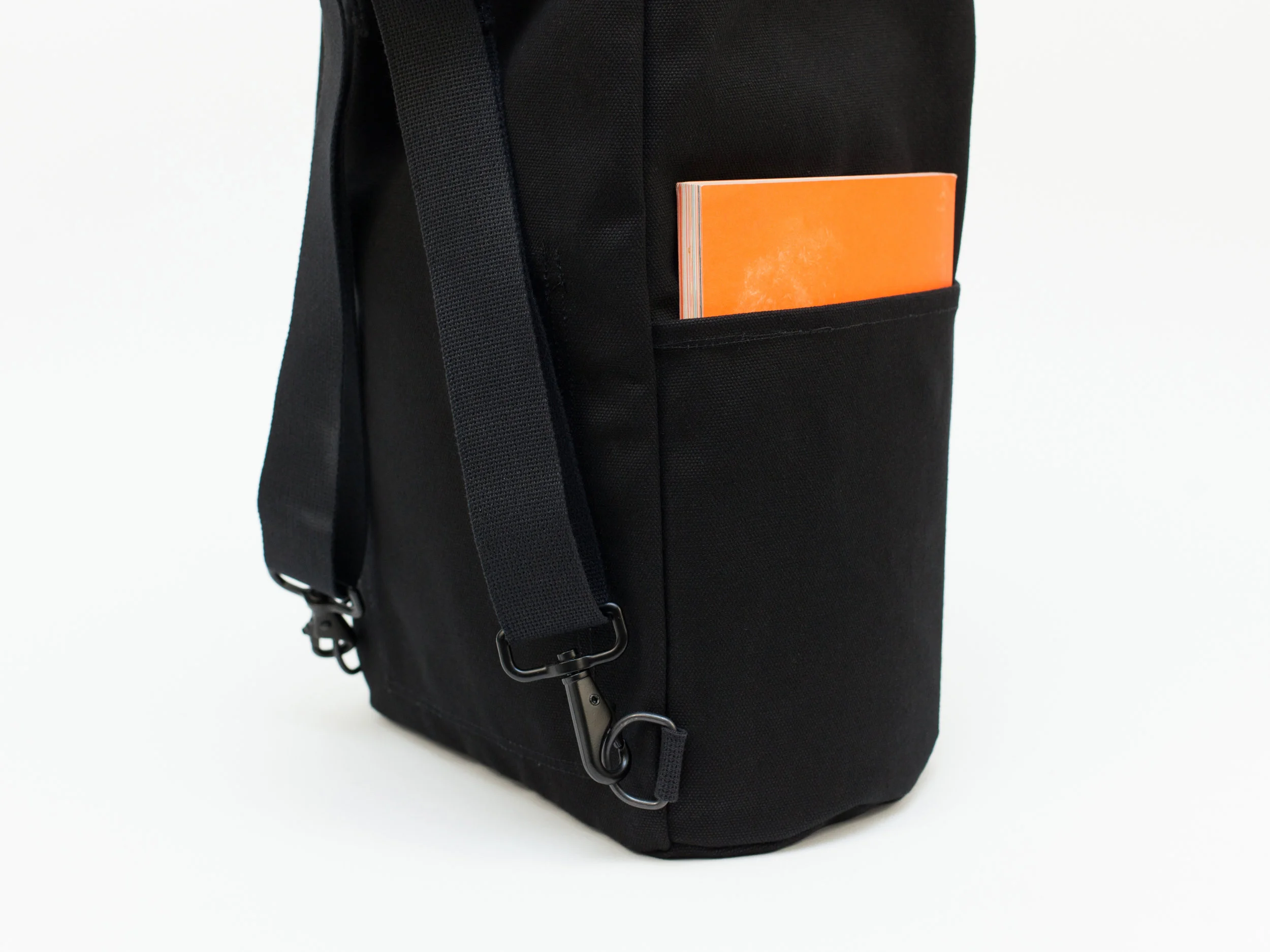 Blk_Pine_Standard_Canvas_Small_Cinch_Black_detail.jpg