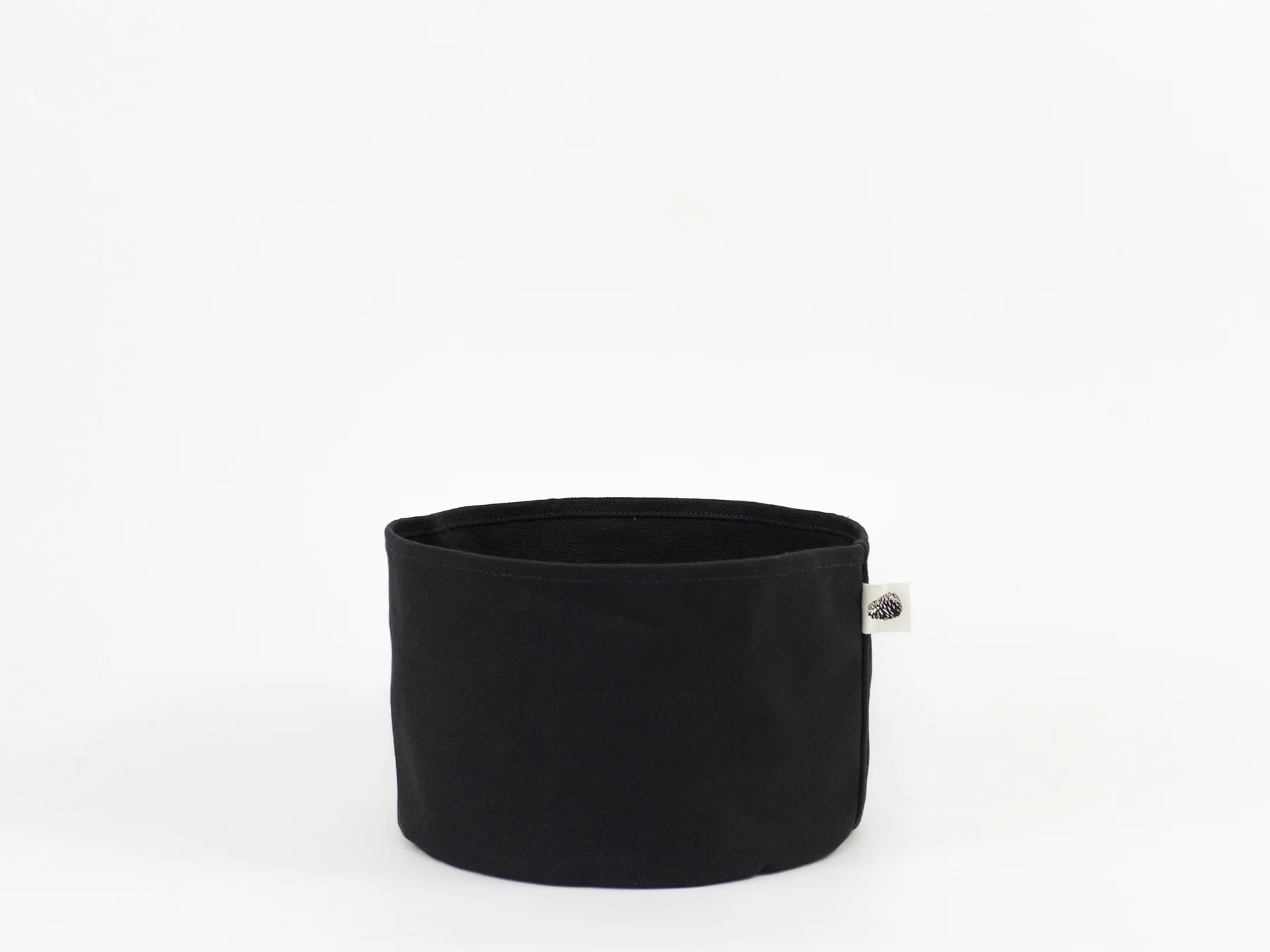 BlkPine_Home_Planter_Black_Medium_1.jpg