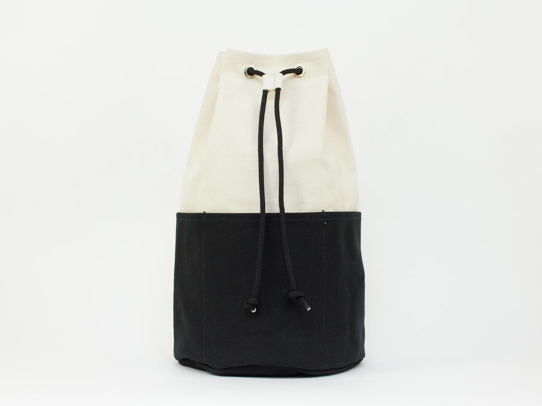 Blk_Pine_Standard_Canvas_Small_Cinch_Natural_front.jpg