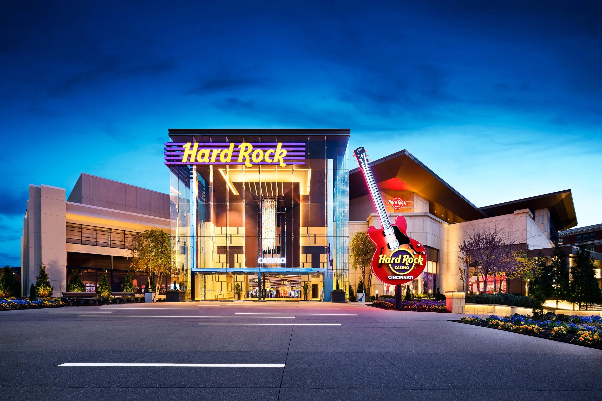 2 - ENTRANCE WIDE.jpg