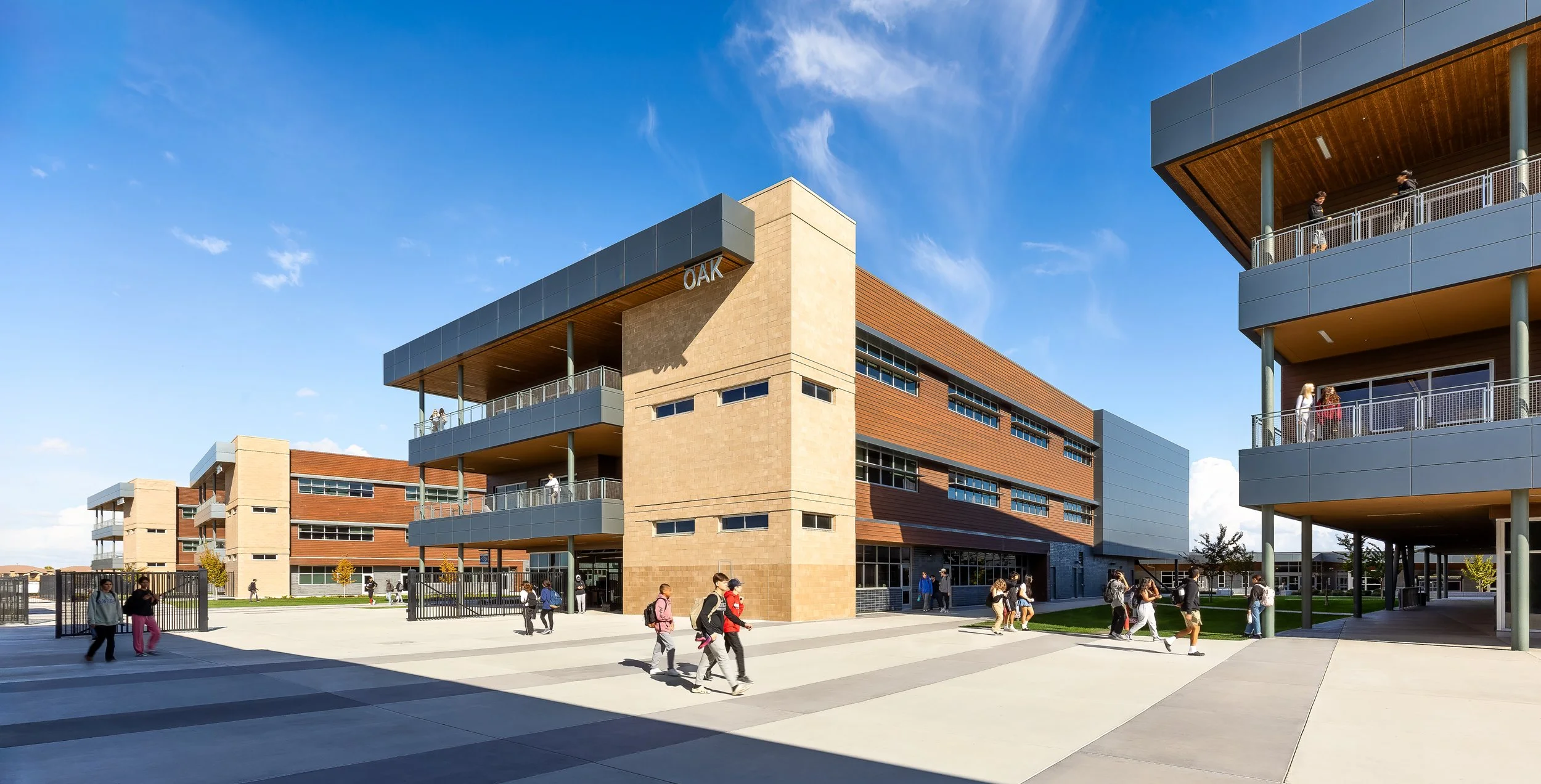 2 - (022) 9389 V2.jpg