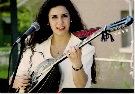 callie_playing_bouzouki.png