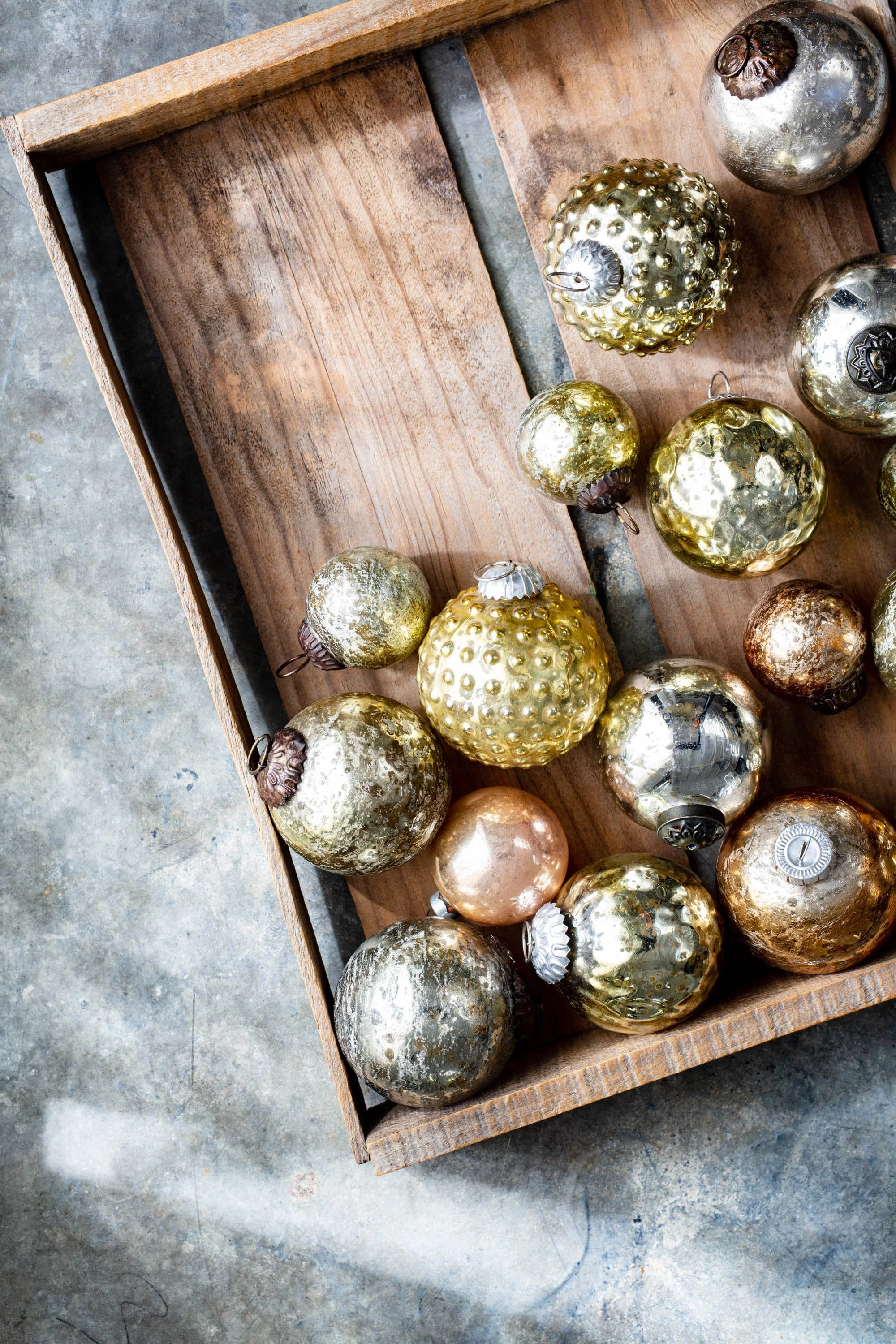 erinscott-sanfrancisco-food-product-photographer-Enzo-vintageornamentsinwoodcrate.jpg