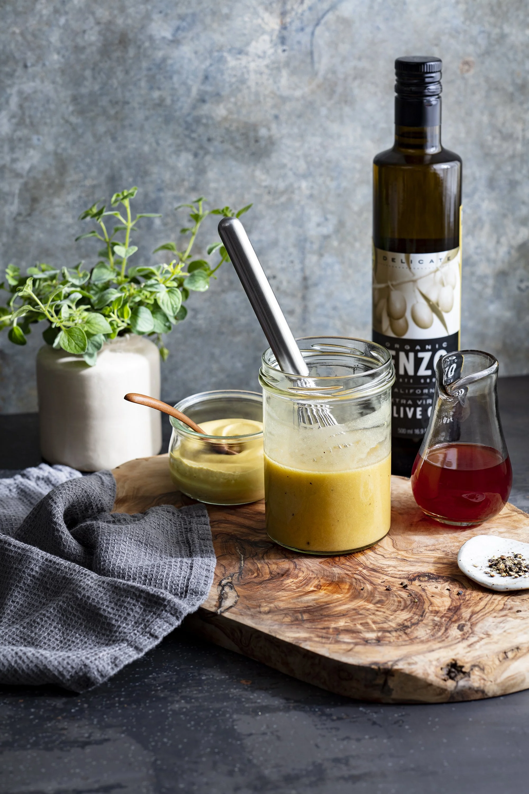 erinscott-sanfrancisco-food-product-photographer-ENZO-saladdressingstilllife.jpg
