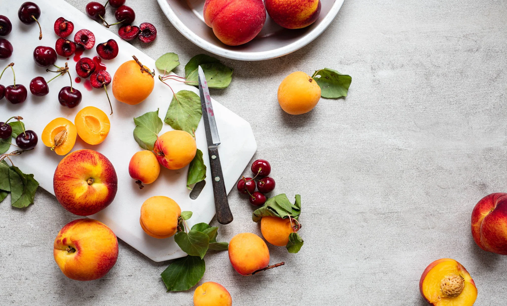 erinscott-sanfrancisco-food-photographer-WilliamsSonoma-cookbook-BakingforEveryseason-modernbaking-1506-summerfruitstilllife.jpg