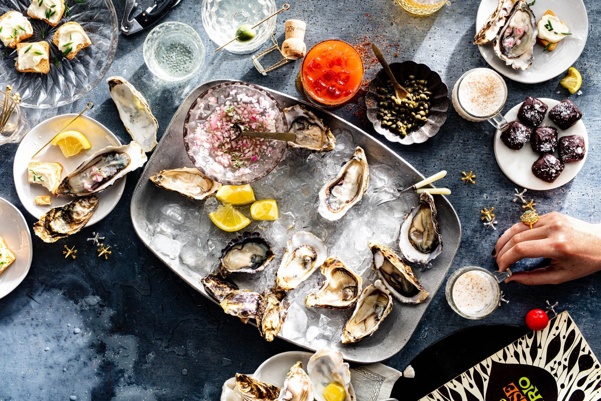 erinscott-sanfrancisco-cocktail-photographer-williamssonoma-editorial-moody-oysterchampagne-cocktail-party-0372.jpg