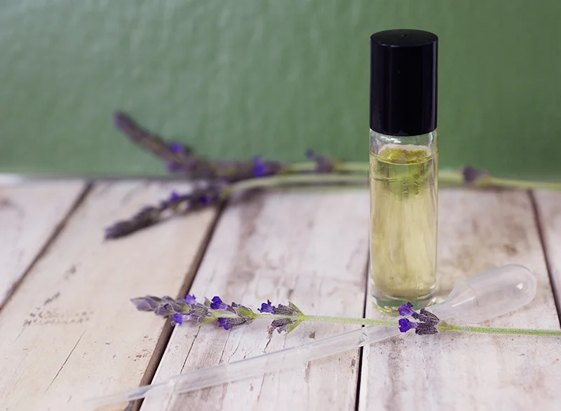 Essential-oil-and-lavender.jpg