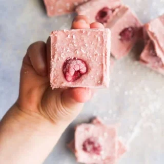 Peanut Butter fans will go crazy for Healthy Little Foodies Raspberry Peanut Butter Freezer Bites 