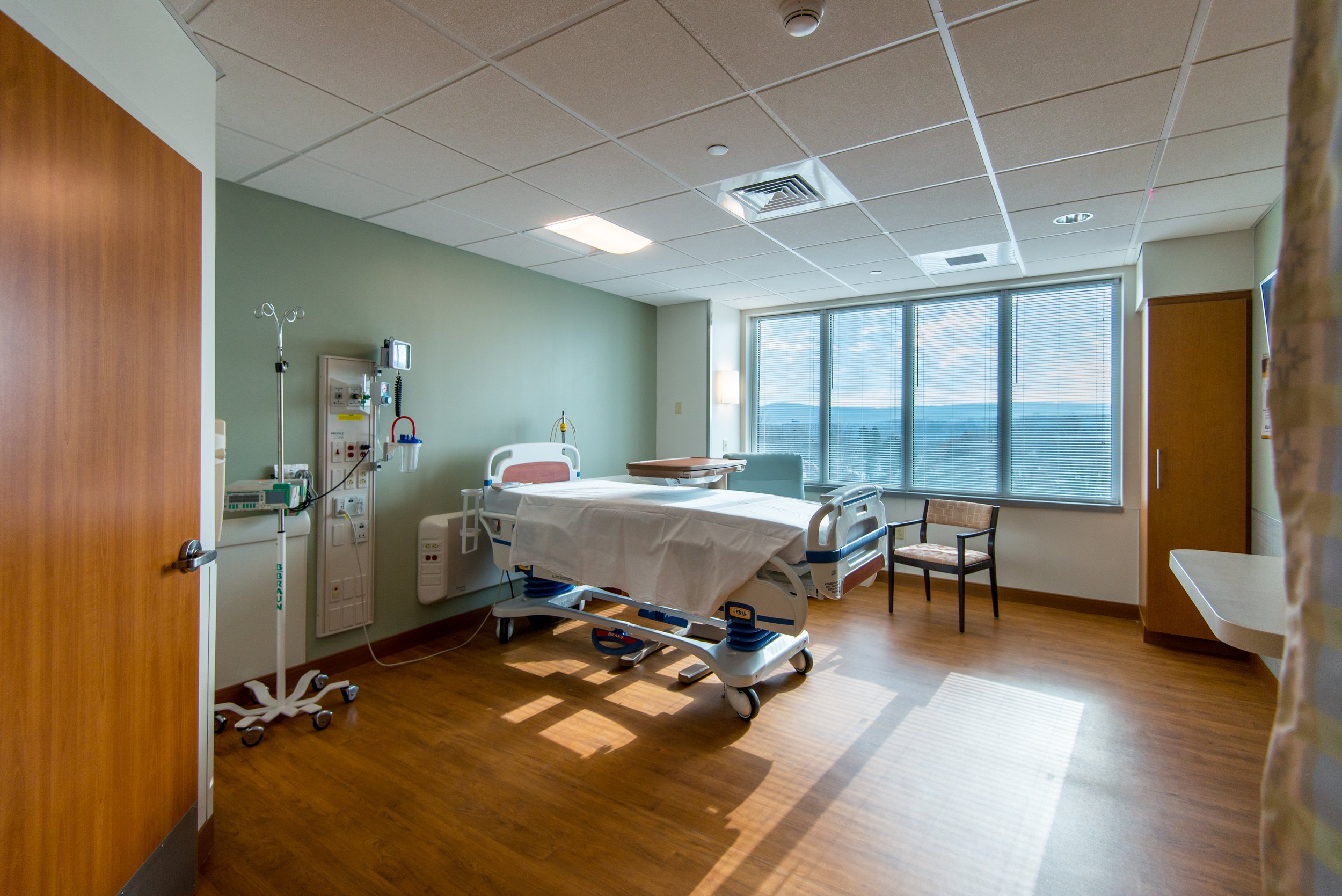 St. Luke's University Healthcare Network New 32-Bed Med-Surg Unit