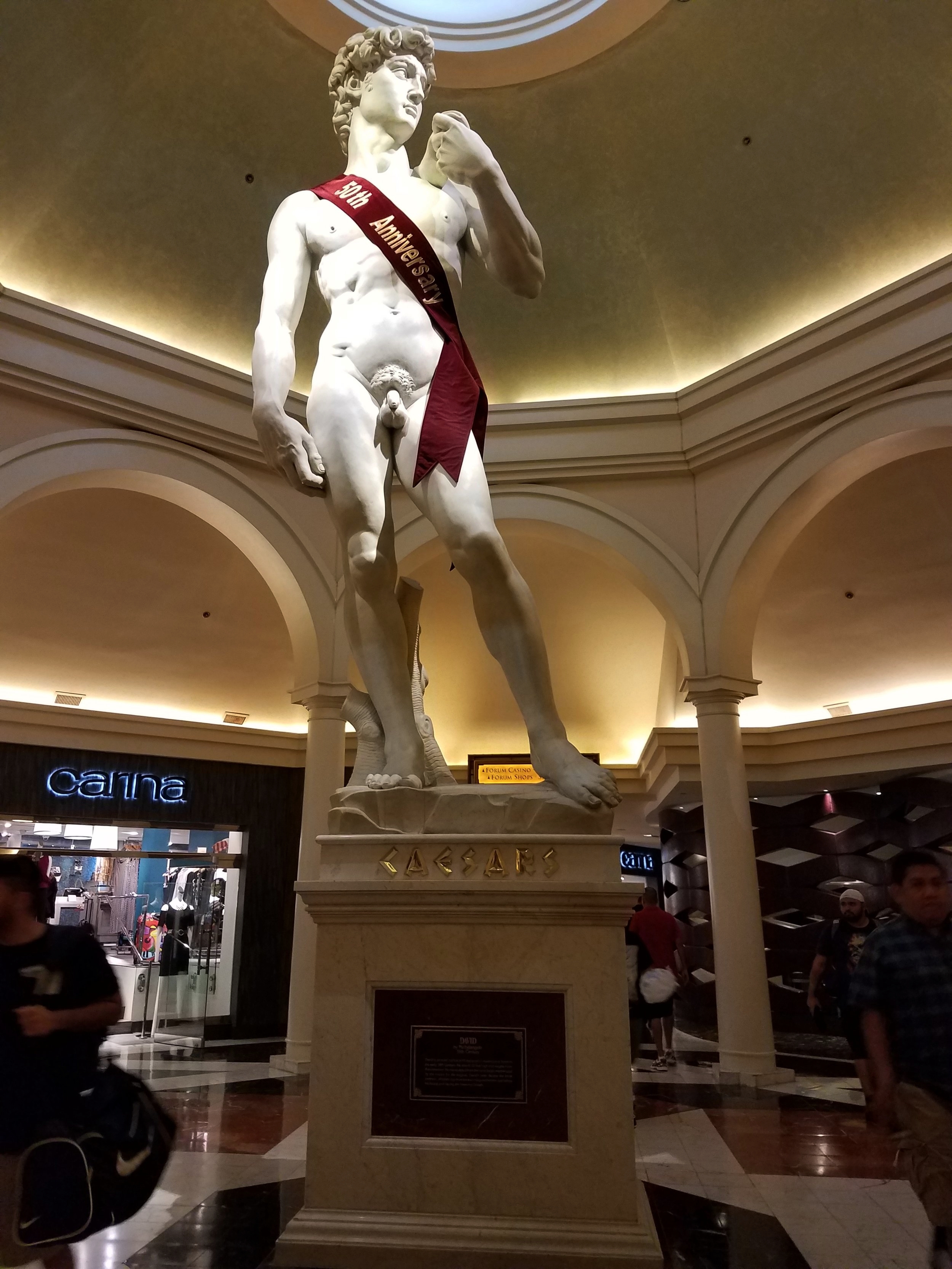 caesars palace statue