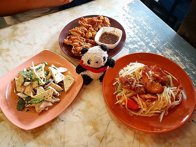 Eating on the side of #chatuchak weekend market 🤤 my first taste of #streetfood in #bangkok - Thai sausage salad, fried chicken thigh, green papaya salad with fried prawns. At the time I thought it was great, until I had more street food over the ne