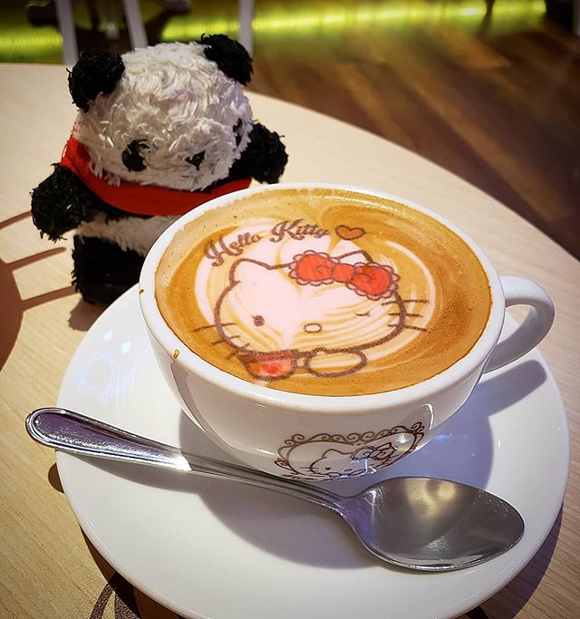 When Kitty (and Panda) meets #hellokitty 😍🐱🐼☕
.
.
.
I was soooooo excited to visit the @sanriohellokittyhousebangkok in Bangkok and wanted to order EVERYTHING!!! I wasn't planning to order coffee since it was late in the evening, but boy am I glad