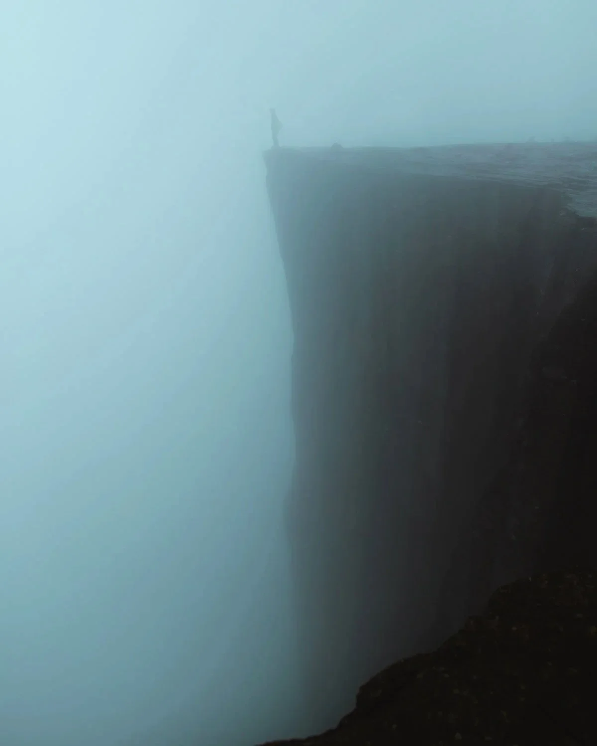preikestolen-hike-norway-misty-mist-fog-weather-bad.jpg